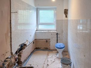 Sanierung Badezimmer vorher